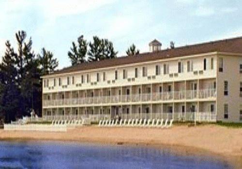 Bridge Vista Beach Hotel And Convention Center Mackinaw City Kültér fotó