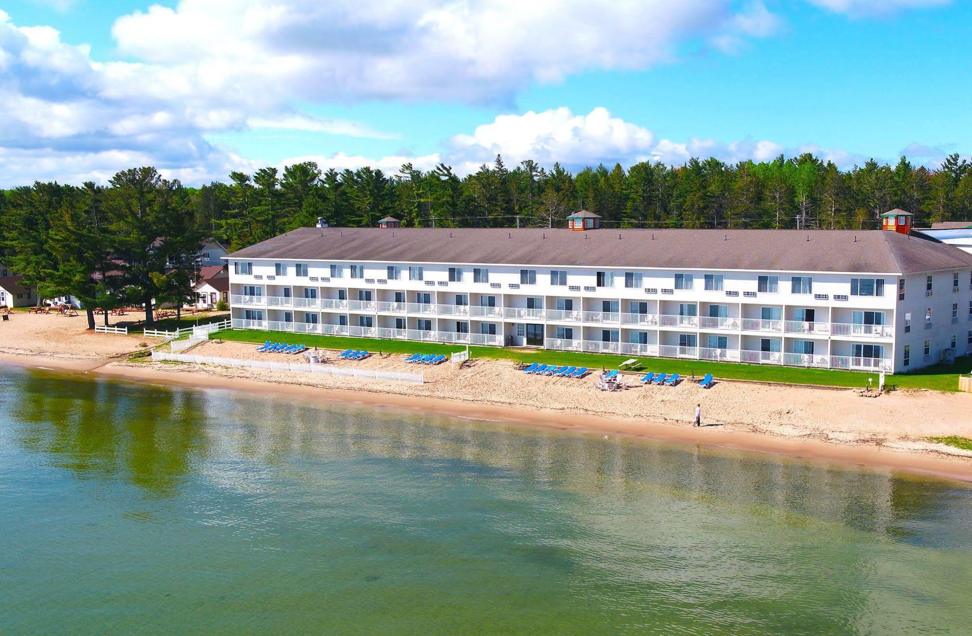 Bridge Vista Beach Hotel And Convention Center Mackinaw City Kültér fotó